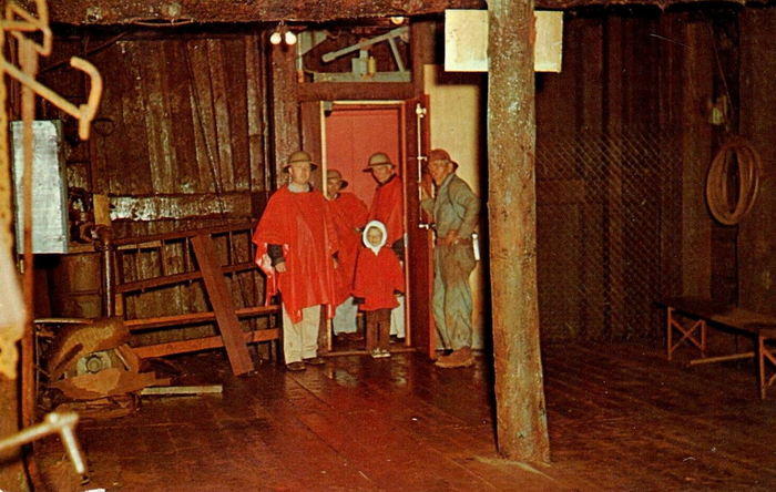 Crystal Falls Iron Mine - Vintage Postcard (newer photo)